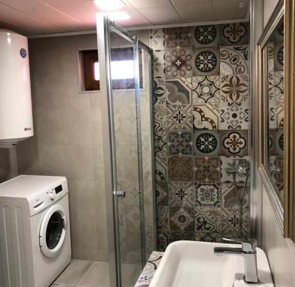 پانسیون Deluxe Guest House