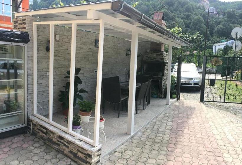 پانسیون Deluxe Guest House