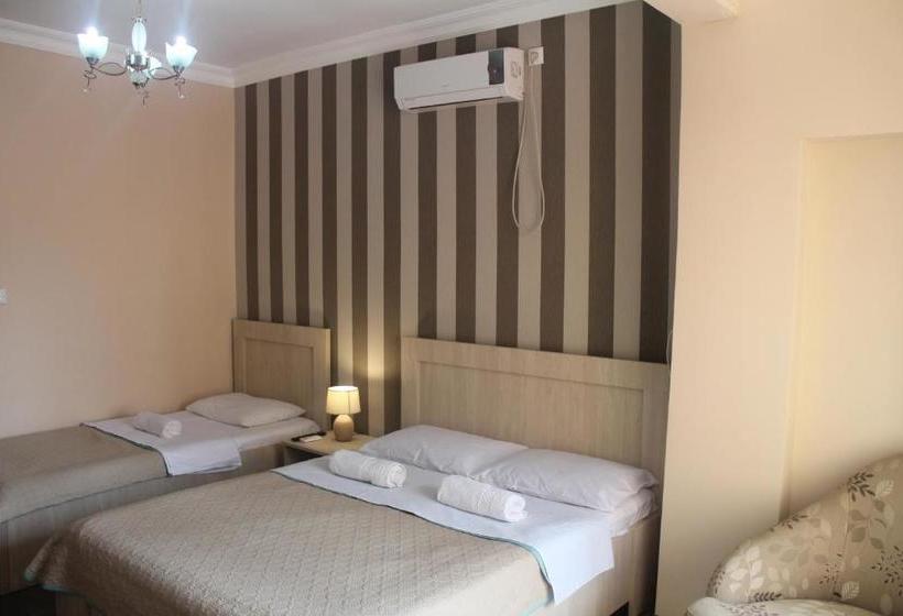 پانسیون Deluxe Guest House