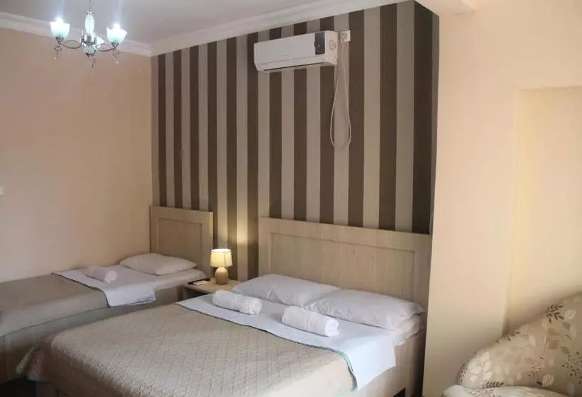 پانسیون Deluxe Guest House