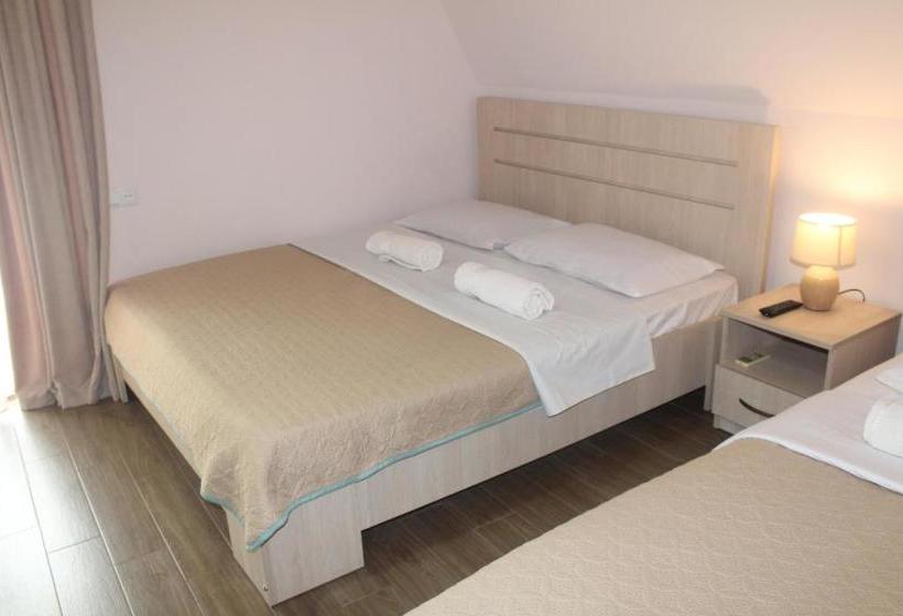 پانسیون Deluxe Guest House