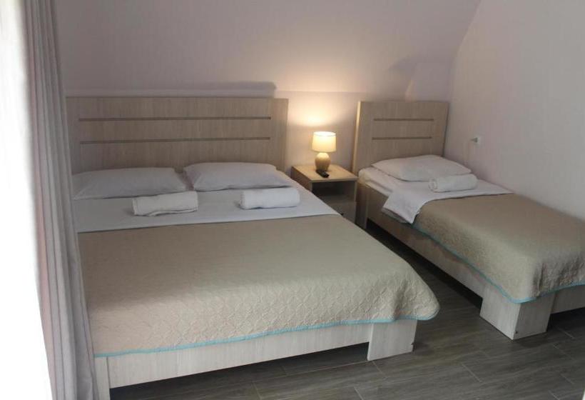 پانسیون Deluxe Guest House