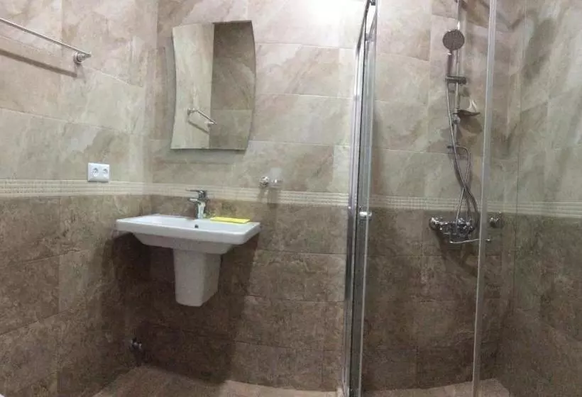 پانسیون Deluxe Guest House