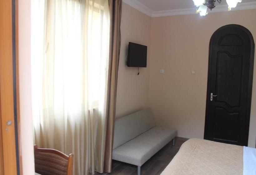 پانسیون Deluxe Guest House