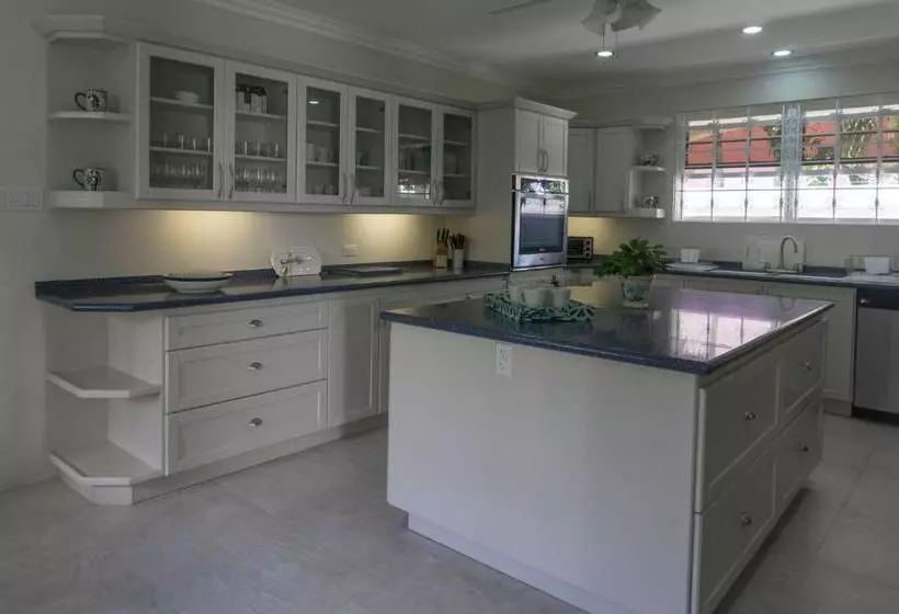 پانسیون Sandgate