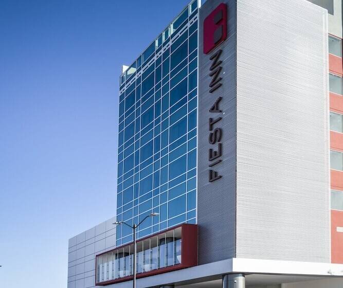 هتل Fiesta Inn Celaya Galerias