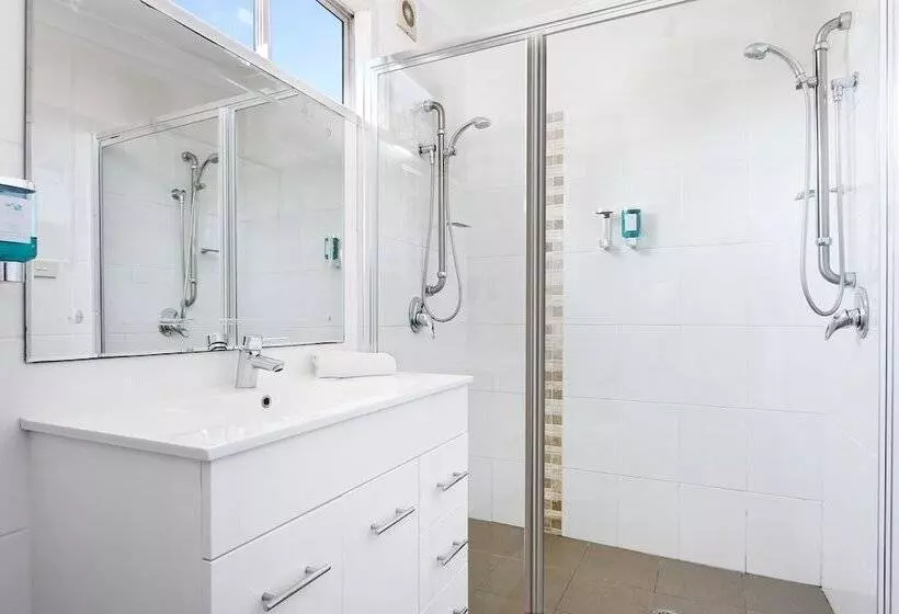 Huskisson Holiday Motel Cabins