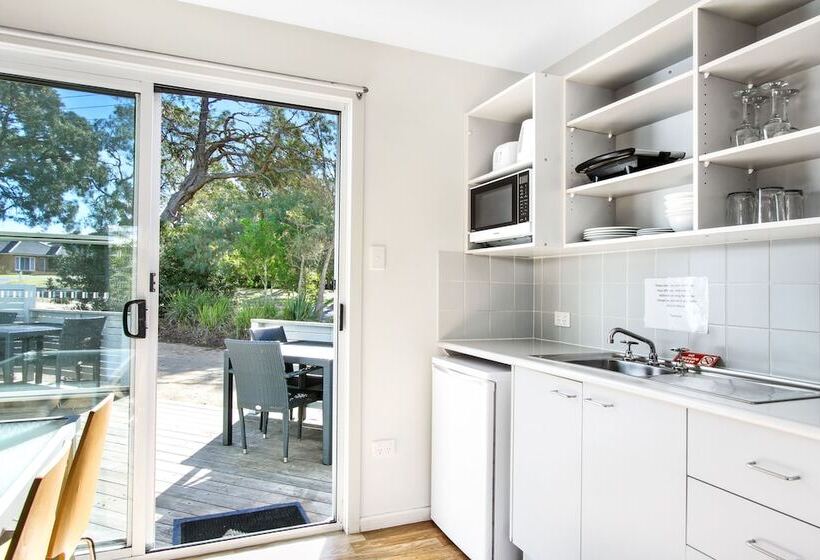 Huskisson Holiday Motel Cabins