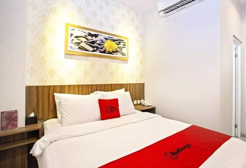 Majatalo Reddoorz Plus @ Jalan Kaliurang