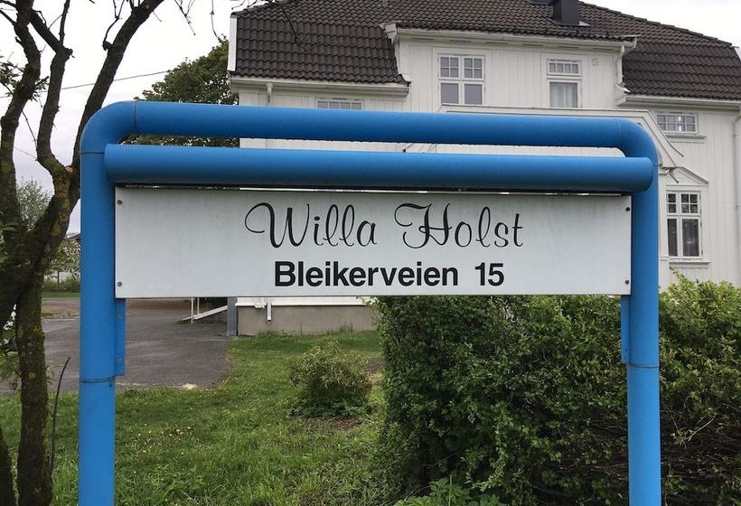 بنسيون Willa Holst