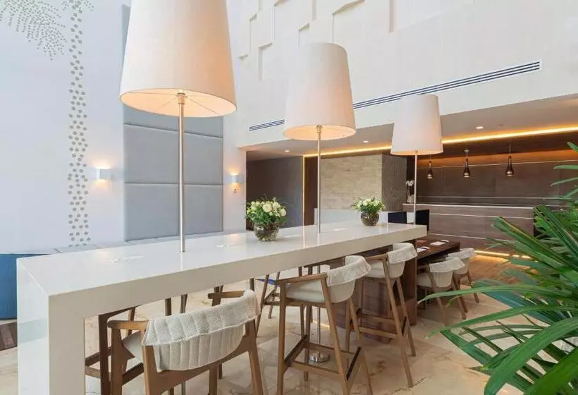 Hotelli Avani Cancún Airport