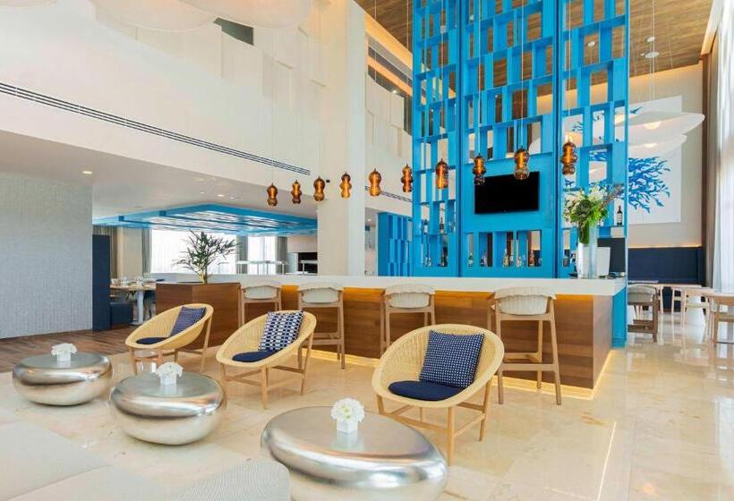 هتل Avani Cancún Airport