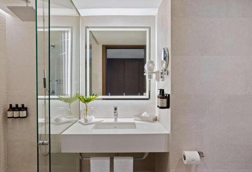 هتل Avani Cancún Airport