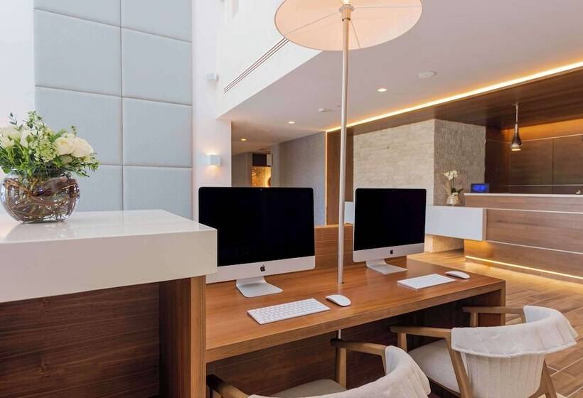 هتل Avani Cancún Airport