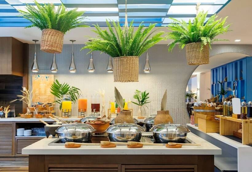 هتل Avani Cancún Airport