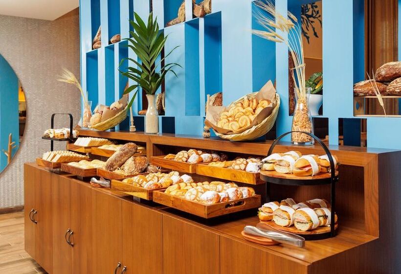 هتل Avani Cancún Airport