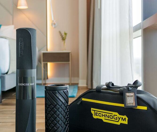 هتل Avani Cancún Airport