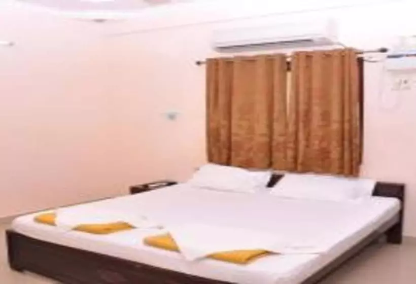 Hotelli Kpa Grand Palace