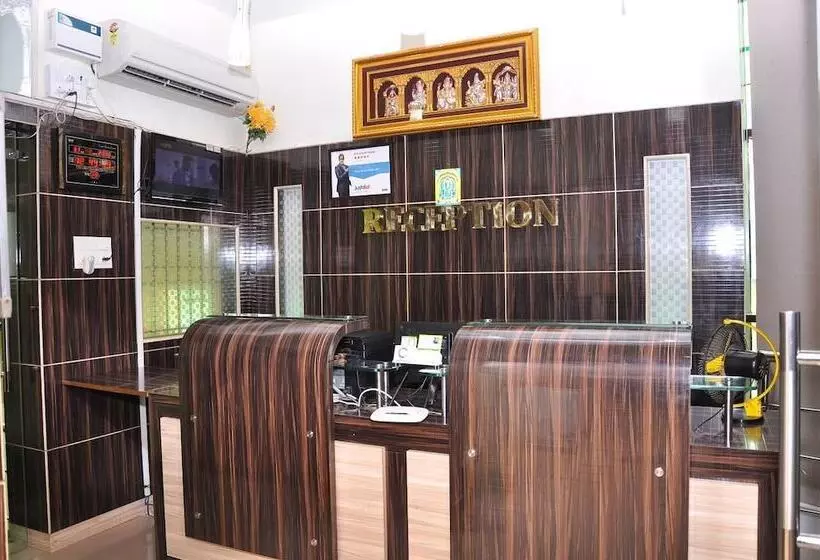 Hotelli Kpa Grand Palace