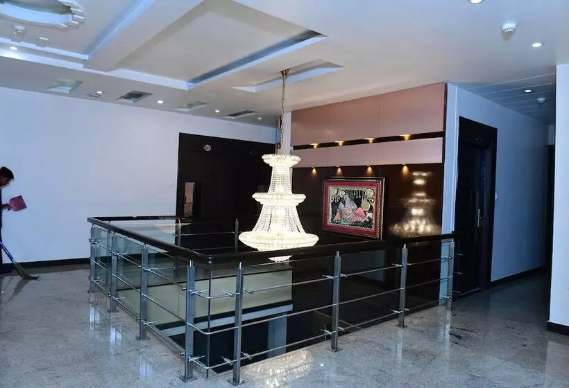 Hotelli Ravisha Continental