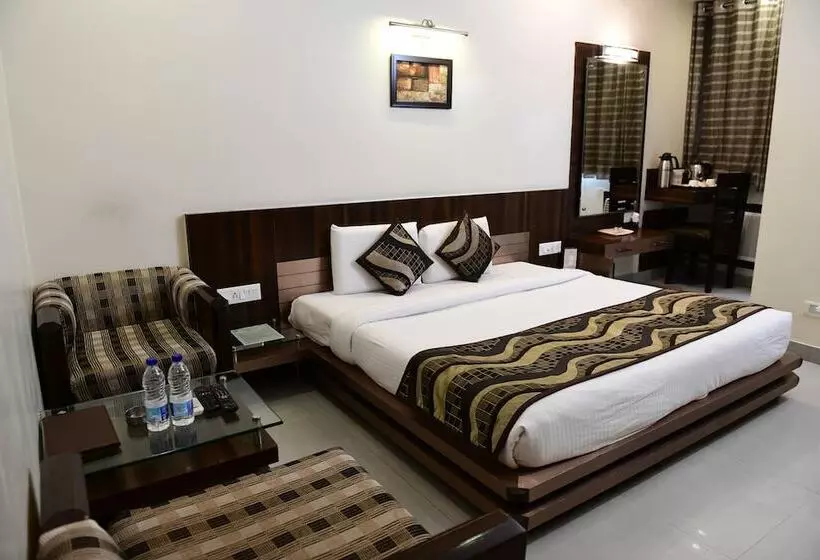 Hotelli Ravisha Continental