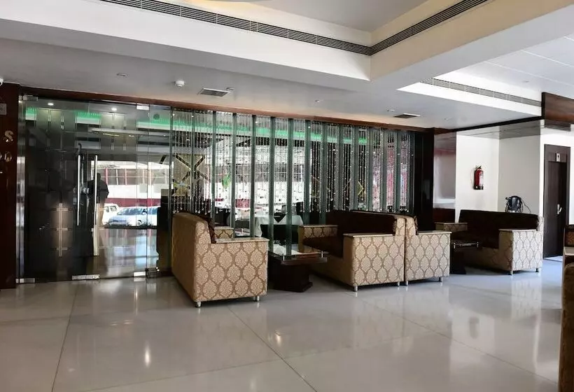 Hotelli Ravisha Continental