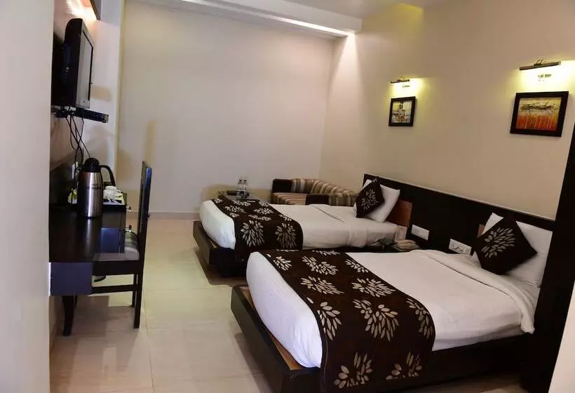 Hotelli Ravisha Continental