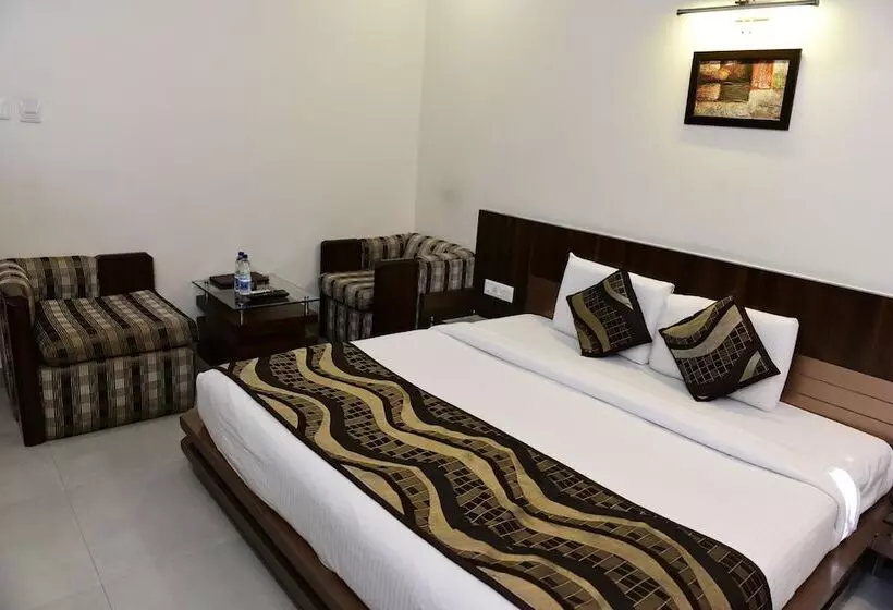 Hotelli Ravisha Continental