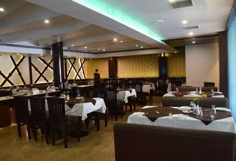 Hotelli Ravisha Continental