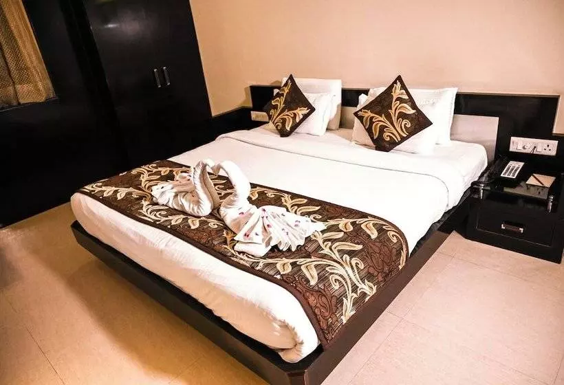 Hotelli Ravisha Continental