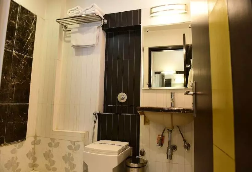 Hotelli Ravisha Continental