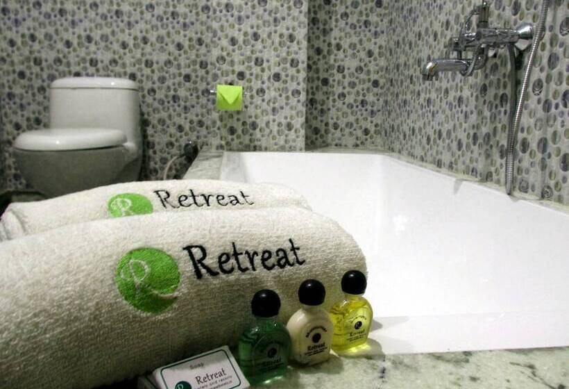 Retreat Hotel & Spa