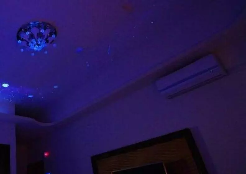 تختخواب و صبحانه Happy Inn