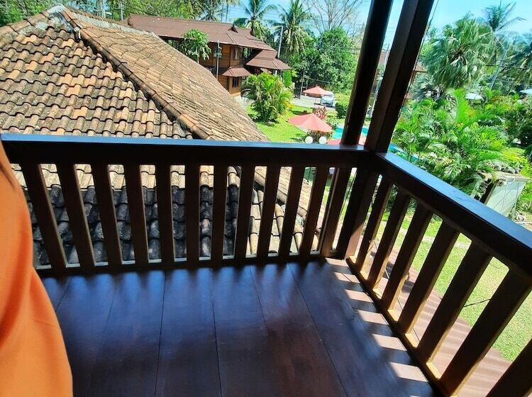 تختخواب و صبحانه Besar Bulan Baru   Senggigi