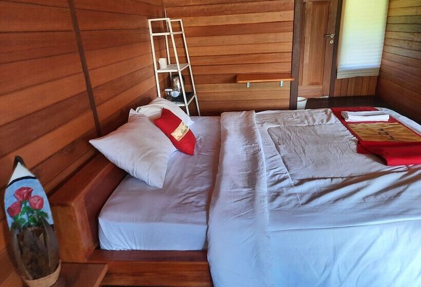 تختخواب و صبحانه Besar Bulan Baru   Senggigi