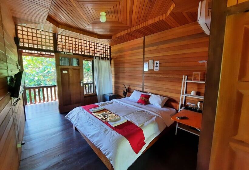 تختخواب و صبحانه Besar Bulan Baru   Senggigi