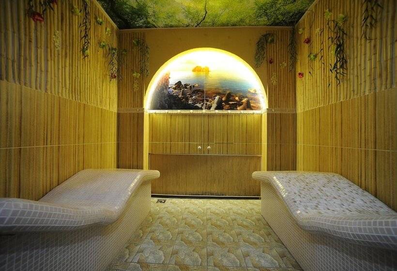 هتل Cronwell Park Nika