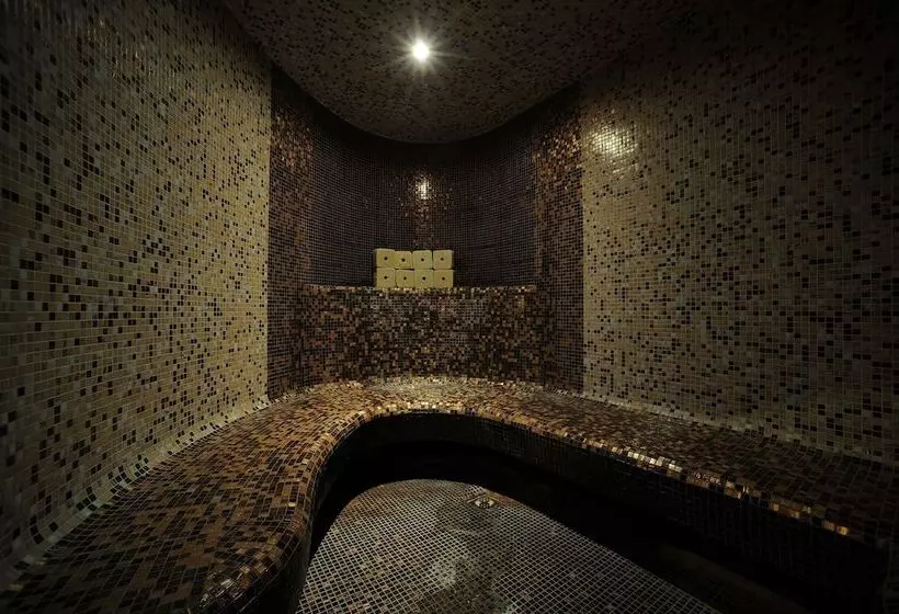 هتل Cronwell Park Nika