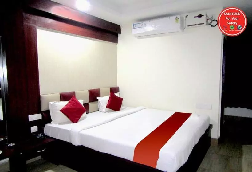 هتل Goroomgo Gouri Palace Puri
