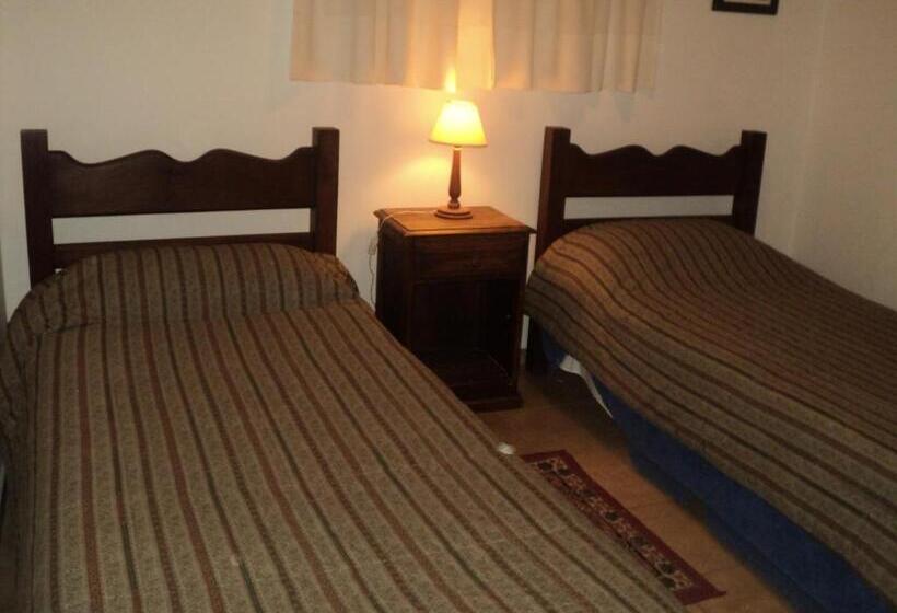 هتل Hosteria Sueños Dorados