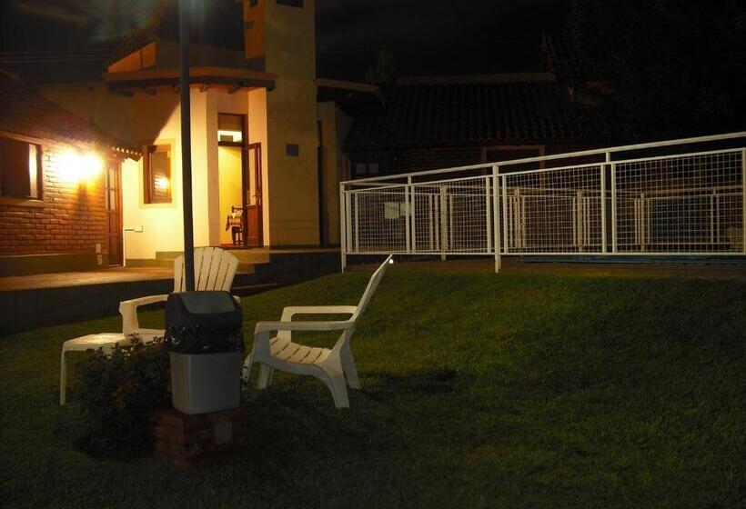 هتل Hosteria Sueños Dorados