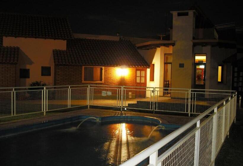 هتل Hosteria Sueños Dorados