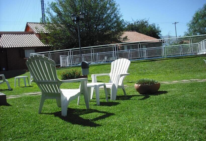 هتل Hosteria Sueños Dorados