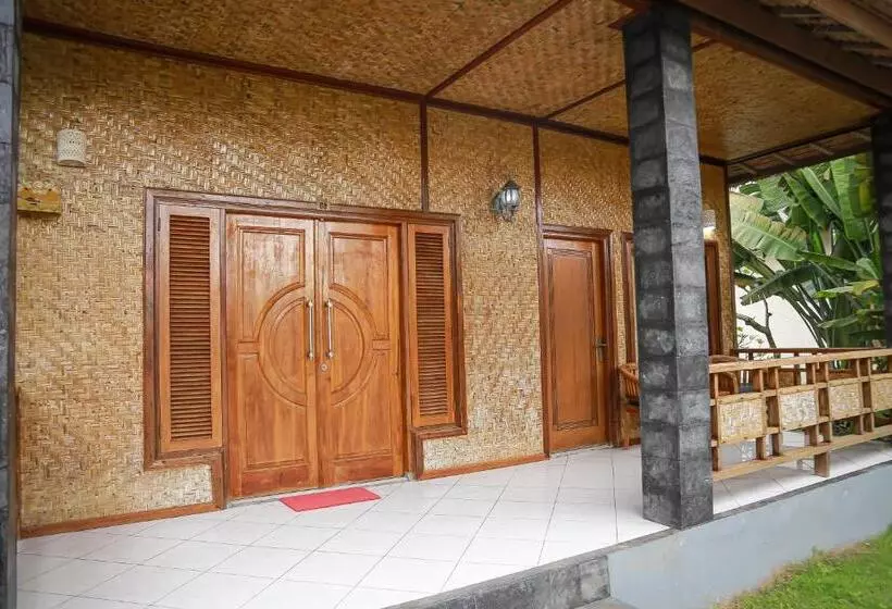 Hotelli Orange Balangan Bungalow