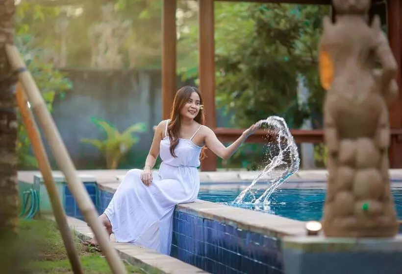 Hotelli Orange Balangan Bungalow