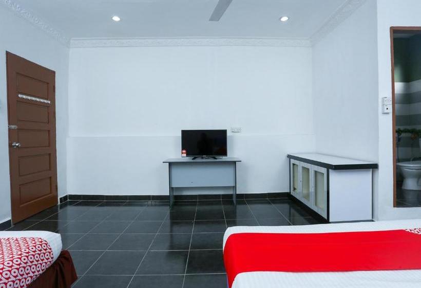 בית מלון כפרי Oyo 44112 Darvel Bay Travelodge