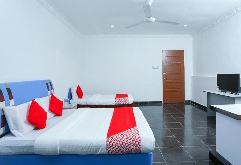 בית מלון כפרי Oyo 44112 Darvel Bay Travelodge