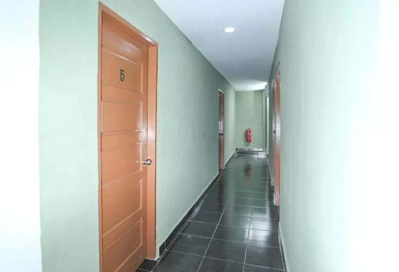 Hotelli Oyo 44112 Darvel Bay Travelodge