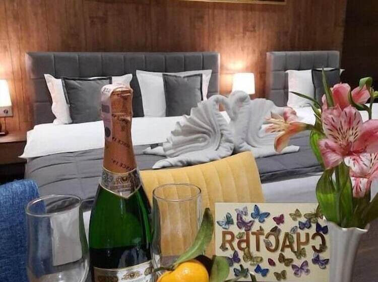 تختخواب و صبحانه Home