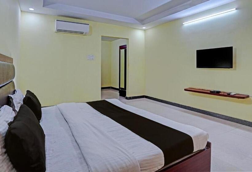 酒店 Ananya Royals By Oyo Rooms